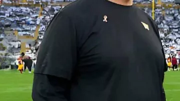 Black T-shirt worn by Dan Quinn in Washington Commanders v Green Bay Packers