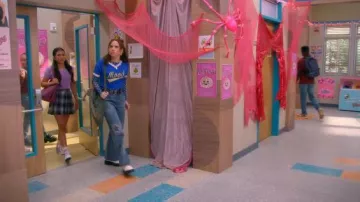 Cider Mid Rise Star Jeans worn by Jade Castillo (Carmen Sánchez) as seen in Electric Bloom (S01E10)