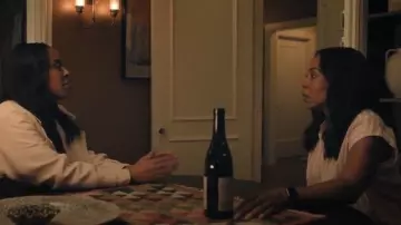 Chemise Trovata Della à rayures camées portée par Mia Jordan (Karen Pittman) comme on le voit dans The Morning Show (S04E05)