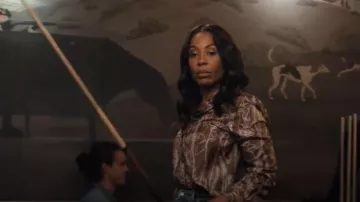 Lafayette 148 New York Floral-Print Button-Down Silk Blouse worn by Mia Jordan (Karen Pittman) as seen in The Morning Show (S04E05)