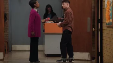 Nike Air Max 90 Ultra SE GS worn by Jacob Hill (Chris Perfetti) as seen in Abbott Elementary (S05E02)