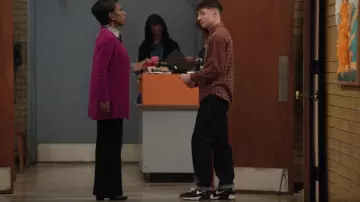 Nike Air Max 90 Ultra SE GS portée par Jacob Hill (Chris Perfetti) comme on le voit dans Abbott Elementary (S05E02)