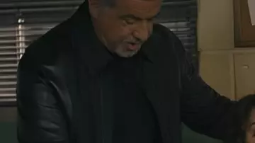 Tulsa King S03 Sylvester Stallone Black Jacket worn by Dwight 'The General' Manfredi (Sylvester Stallone) as seen in Tulsa King (S03E01)