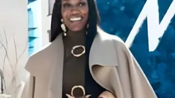 De marca con Jimmy Fallon 2025 Bozoma Saint John Abrigo Beige