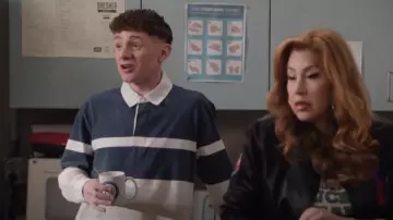 Polo de rugby à manches longues Abercrombie porté par Jacob Hill (Chris Perfetti) tel qu’on le voit à l’école primaire Abbott (S05E03)