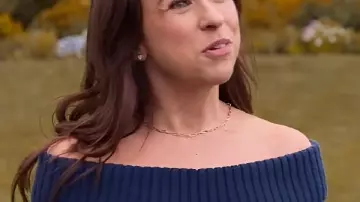 Pull à épaules dénudées Lacey Chabert porté par Emily Melrose (Lacey Chabert) comme on le voit dans Haul Out the Halloween