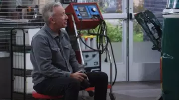 Outerknown Smoke Grey La chemise de couverture portée par Matt Parker (Tim Allen) comme on le voit dans Shifting Gears (S02E03)