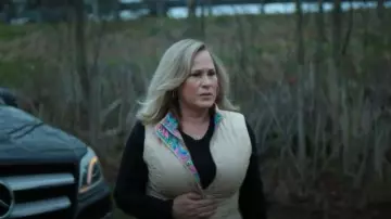 Pact Organic Cotton Softspun Long Sleeve Scoop Neck Tee worn by Maggie Murdaugh (Patricia Arquette) as seen in Murdaugh: Death in the Family (S01E02)