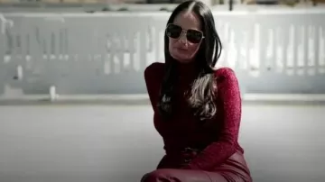 Suéter de cuello alto de punto acanalado metálico Jaelis de Isabel Marant usado por Lisa Barlow como se ve en The Real Housewives of Salt Lake City (S06E05)