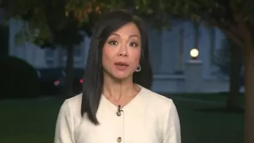 Robe midi Toccin x RTR Button Front Racer portée par Adriana Diaz comme on le voit dans CBS Mornings le 14 octobre 2025