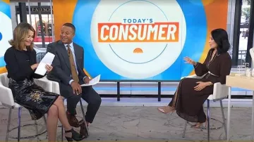 Zara Belted Pleated Midi Dress worn by Vicky Nguyen as seen in Today on  October 15, 2025