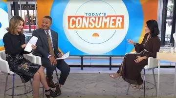 Zara Belted Pleated Midi Dress worn by Vicky Nguyen as seen in Today on  October 15, 2025