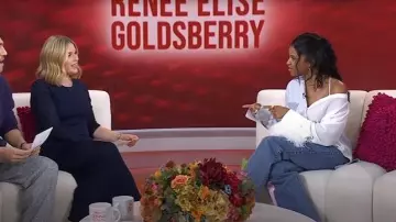 Jeans boyfriend de Hellessy Bentley usados por Renée Elise Goldsberry como se ve en Today with Jenna & Friends el 15 de octubre de 2025