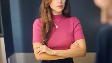 T-shirt rose portée par Alma (Carla Poquin) dans la série Dear You (S01E08)