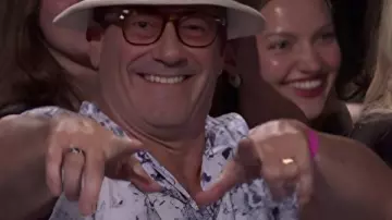 SNL 51 Jon Hamm Conjunto de pantalones cortos con gráficos azules usado por (Jon Hamm) en Saturday Night Live 2025