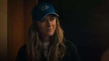 Haut à manches longues Nike Pro Dri Fit porté par Ricky (Perry Mattfeld) comme on le voit dans Chad Powers (S01E04)