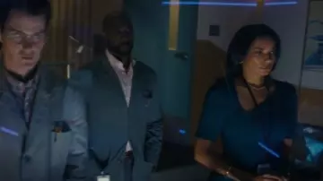 Dress the Population Pine Ruth Asymmetrical Neck Bodycon Cocktail porté par le Dr Mary Morstan (Rochelle Aytes) comme on le voit dans Watson (S02E01)