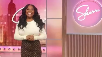 Jersey básico de punto liso de Zara usado por Sherri Shepherd como se ve en Sherri el 16 de octubre de 2025