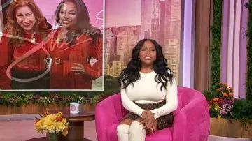 Jupe Louis Vuitton avec logo Monogram portée par Sherri Shepherd vue à Sherri le 16 octobre 2025