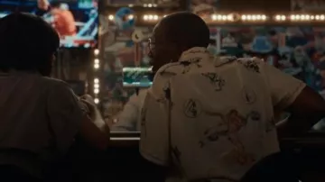 Chemise des Bode Games portée par Henrietta Wilson (Aisha Hinds) telle qu’on la voit dans le 9-1-1 (S09E02)