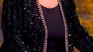 Cárdigan de tweed negro usado por Self - Co-Host (Joy Behar) en The View