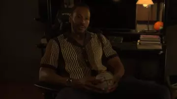 Camisa de campamento de rayas tejidas Reiss Che Andre usada por Lewis Stewart (McKinley Freeman) como se ve en Reasonable Doubt (S03E06)