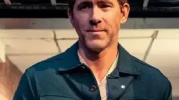 Late Night with Seth Meyers Chaqueta usada por Ryan Reynolds en Ryan Reynolds Referencias dispersas a John Candy a lo largo de la franquicia Deadpool