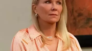 La chemise à imprimé géométrique orange Bold and the Beauty portée par Brooke Logan (Katherine Kelly Lang) comme on le voit dans The Bold and the Beautiful