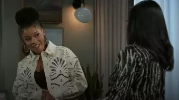 Akira Feel the Vibe Button Down Faux Leather Cropped Jacket worn by Eva Thomas (Ambyr Michelle) as seen in Beyond the Gates (S01E138)