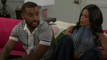 Camisa de campamento de satén con estampado geométrico de Topman usada por Andre Richardson (Sean Freeman) como se ve en Beyond the Gates (S01E140)