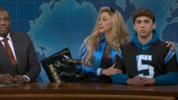 Bolso de mano suave Balmain 1945 usado por Heidi Gardner como se ve en Saturday Night Live (S50E08)