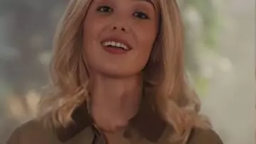 SNL S51 Chloe Fineman Chaqueta marrón usada por Self - Varios personajes (Chloe Fineman) como se ve en Saturday Night Live