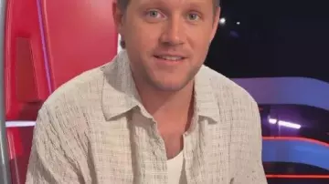 Chemise texturée à carreaux The Voice portée par (Niall Horan) comme on le voit dans The Voice (S28)