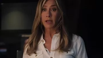 The Morning Show T4 Jennifer Aniston Top blanco usado por Alex Levy (Jennifer Aniston) como se ve en The Morning Show (S04E04)