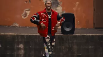 Who Decides War Black Distressed Roygbiv Fusion Jeans porté par A Boogie wit da Hoodie in A Boogie Wit da Hoodie - Did Me Wrong (Réalisé par Kai Cenat) [Clip officiel]