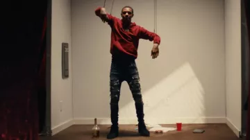 Amiri Dark Grey & Black Bandana Thrasher Jeans porté par A Boogie wit da Hoodie in A Boogie Wit da Hoodie - Did Me Wrong (Réalisé par Kai Cenat) [Clip officiel]