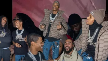 Balenciaga Veste en duvet BB-Monogram beige portée par A Boogie wit da Hoodie en A Boogie Wit da Hoodie - Water / Money Conversations [Clip Officiel]