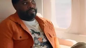 Loot S03 Ron Funches Dragon Ball Z Tee porté par Howard (Ron Funches) dans Loot