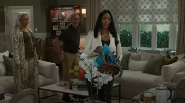 Guess Eco Giselle Pantalón estampado usado por Anita Dupree (Tamara Tunie) como se ve en Beyond the Gates (S01E144)
