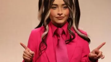 Sabrina Carpenter Saturday Night Live S51 Blazer of Sabrina Carpenter in Saturday Night Live