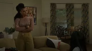 Akira Give It To Me Low Rise Denim Pant worn by Eva Thomas (Ambyr Michelle) as seen in Beyond the Gates (S01E144)