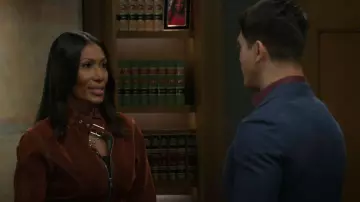 Gemma Layne Geometric Statement Pendant Necklace worn by Dana "Leslie" Thomas (Trisha Mann) as seen in Beyond the Gates (S01E148)