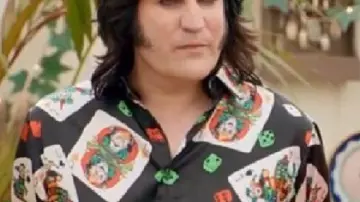 The Great British Bake Off S16 Noel Fielding Joker Card Dice Black Shirt