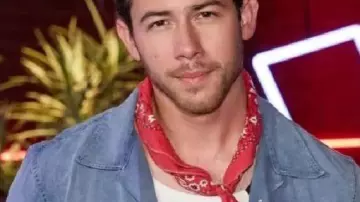 Camisa de mezclilla azul Nick Jonas 2025 de The Voice