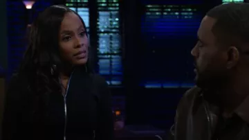 Nanushka Izan Cardigan usado por Hayley Lawson (Marquita Goings) como se ve en Beyond the Gates (S01E150)