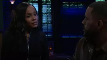 Nanushka Izan Cardigan usado por Hayley Lawson (Marquita Goings) como se ve en Beyond the Gates (S01E150)