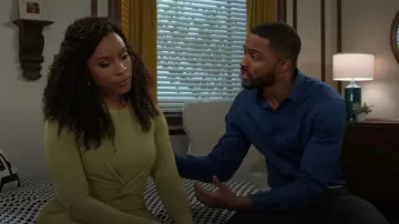 Robe longue Nanushka Twist-detail portée par Naomi (Arielle Prépetit) comme on le voit dans Beyond the Gates (S01E152)