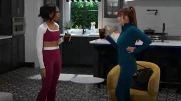 Legging côtelé Athleta Elation Ultra High Rise porté par Pamela Curtis (Cady McClain) comme on le voit dans Beyond the Gates (S01E152)