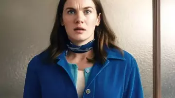 Chaqueta azul Sarah Tucker 2025 de Down Cemetery Road