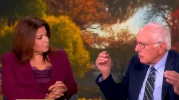 Derek Lam 10 Crosby Walter Double Breasted Jacket portée par Ana Navarro comme on le voit dans The View le 20 octobre 2025